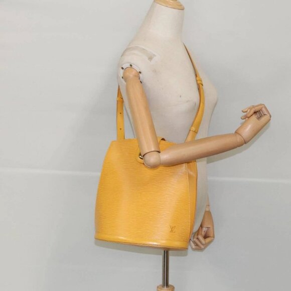 LOUIS VUITTON Epi Cluny Shoulder Bag Yellow LV Auth - Picture 15 of 16